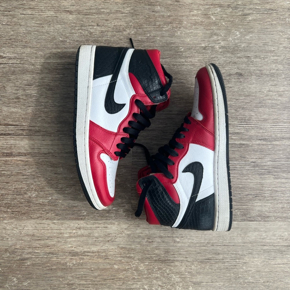 Women’s AirJordan 1 Retro High OG Saint Red Sneaker